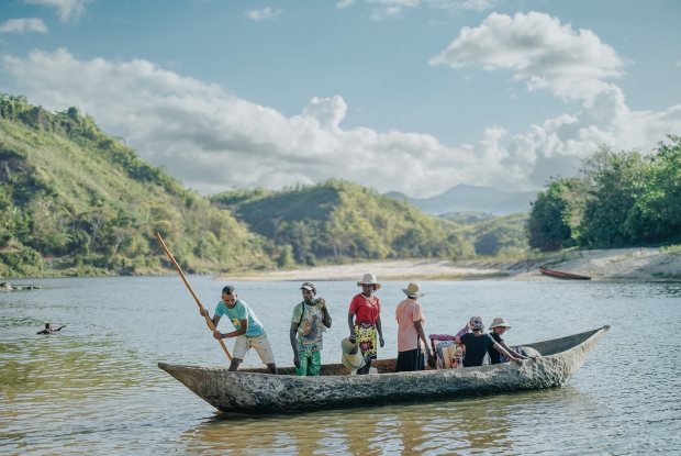 Madagascar by the River (Nov. 2023) - Beautiful people, beautiful smiles, stunning rivers and a dazziling ocean. Madagascar will always be at heart. Those evenings by the river and how the sun kissed it&hellip; Felt like nature was bragging.