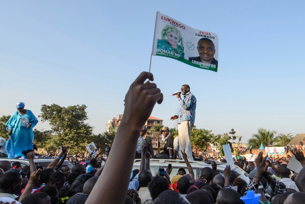06_Kizza-Besigye-FDC-2016-campaigns