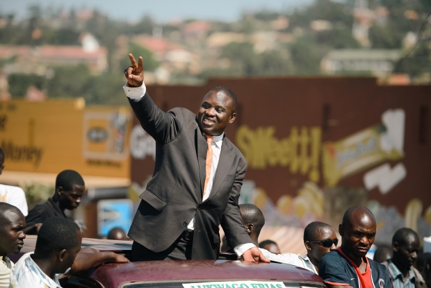 19_Kizza-Besigye-FDC-2016-campaigns