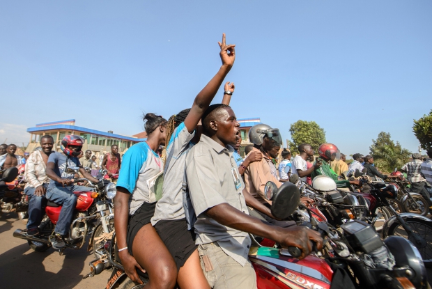 20_Kizza-Besigye-FDC-2016-campaigns